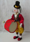Клоун с барабаном, авторская кукла  ручной работы